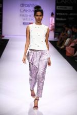 Model walk the ramp for Drashta show at Lakme Fashion Week Day 2 on 4th Aug 2012 (32).JPG